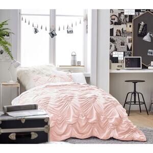 Pottery Barn Teen Pastel Pink Ruched Bedspread Comforter Twin XL Size EUC